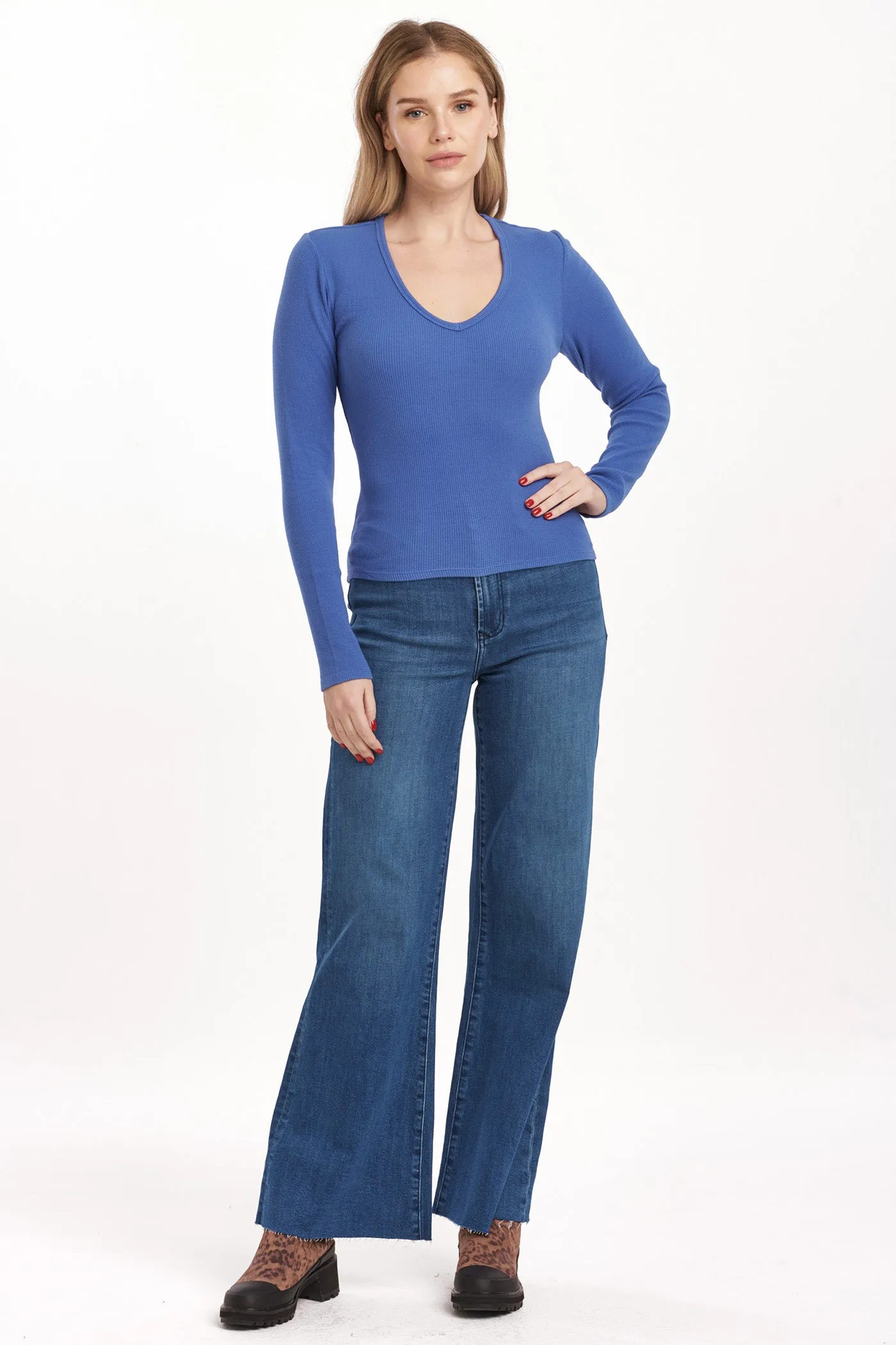MARLOWE V-NECK TOP BLUE LOLITE