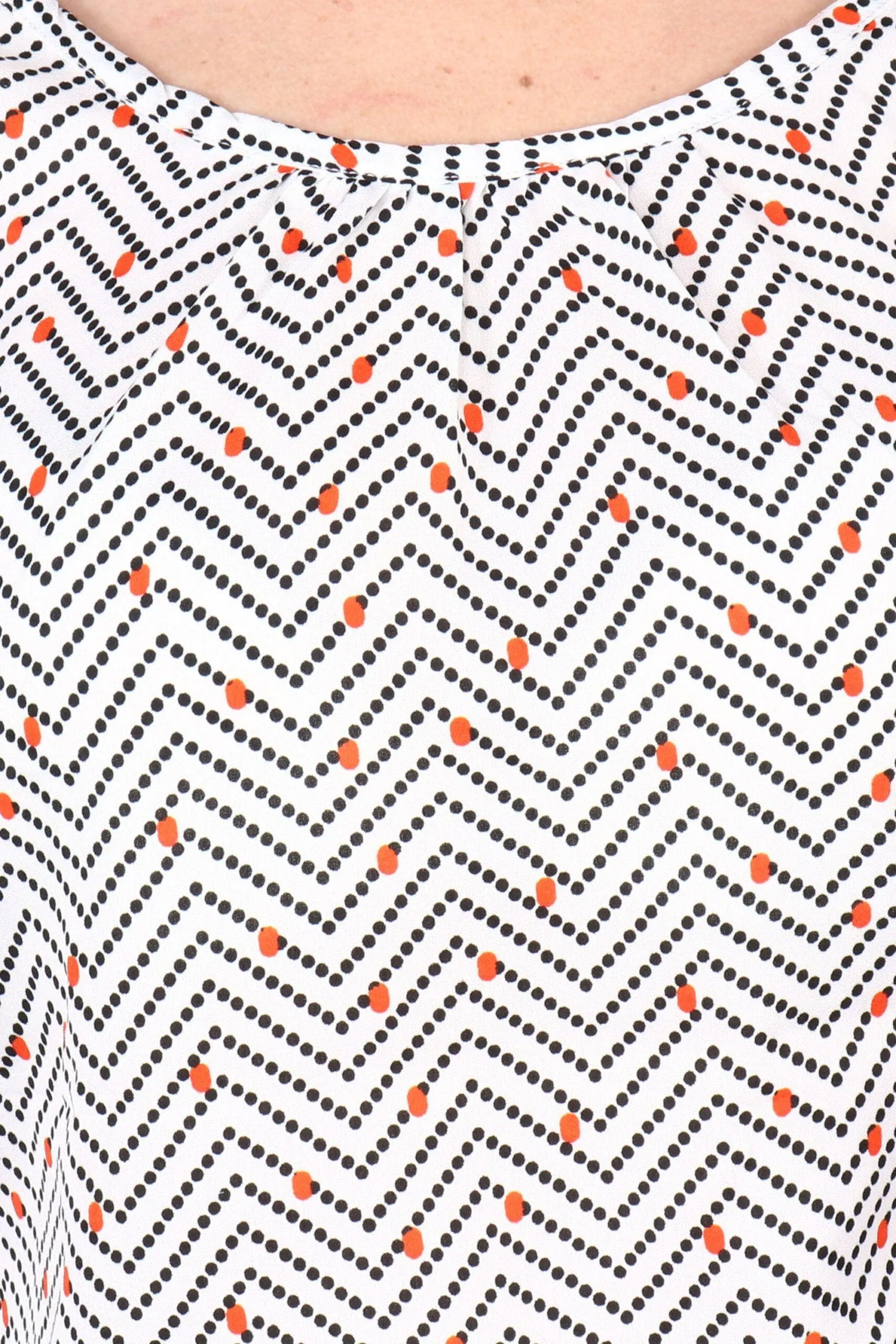 White & Black Zig Zag Dots Printed Top